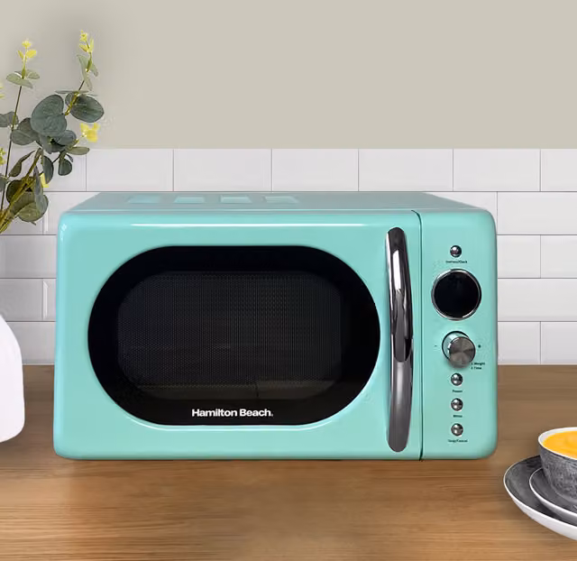 Hamilton Beach 20L Retro Solo Countertop Microwave in Green/Petrol