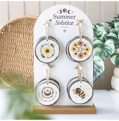 KDMD Set of 16 White Summer Solstice Wood Tabletop Decorations