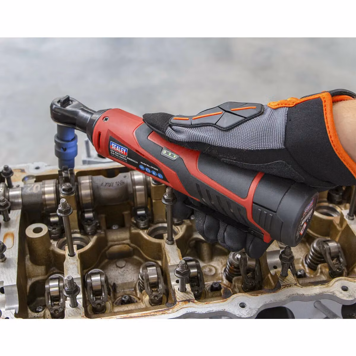 Loops 12V 3/8 inch Sq Drive Ratchet Wrench Kit with Variable Speed Control and Two Batteries in Red and Multicolour – 5