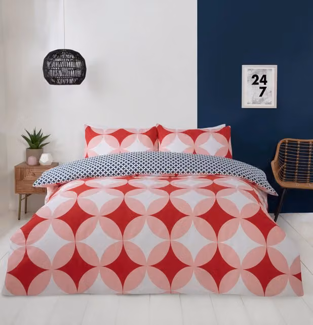Rapport Home Geo Polycotton Reversible Duvet Cover and Pillowcase Set in Red, W: 140 cm, H: 200 cm – 1