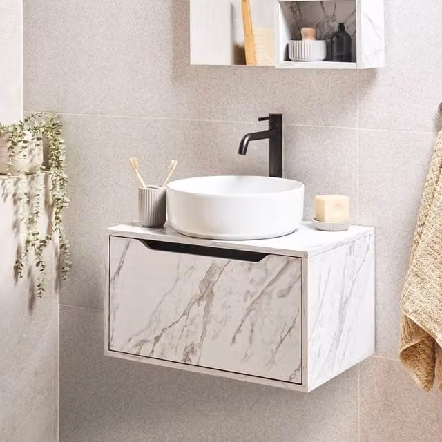 Wyld and Coco White Glossy Wall Mounted Bathroom Washbasin W: 60 cm, D: 39 cm, H: 33 cm – 1