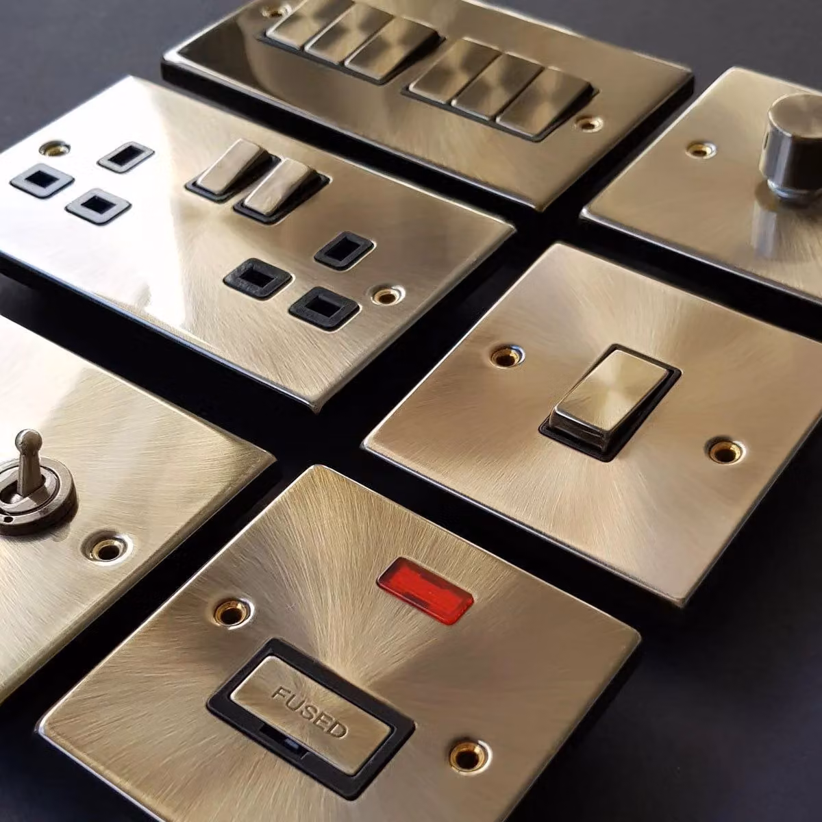 SE Home Antique Brass 3 Gang 2 Way Ingot Flush Light Switch in Gold – 1