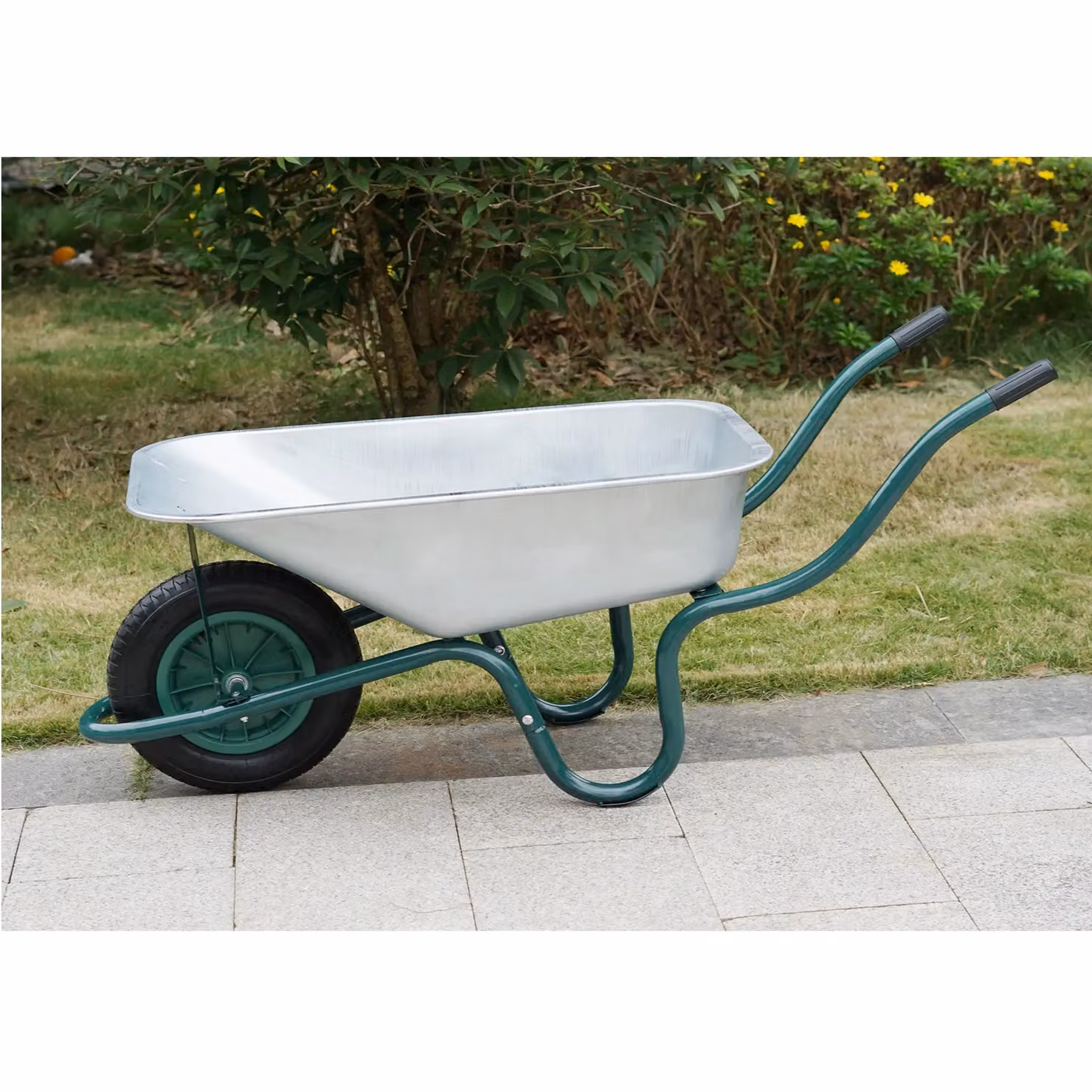 Gr8 Garden Heavy Duty 85L Steel Wheelbarrow with Pneumatic Tyre in Silver – 3