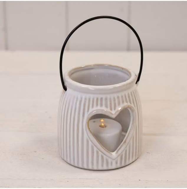 KDMD Natural Ceramic Tealight Holder with Cut Out Heart Detail in White and Beige
