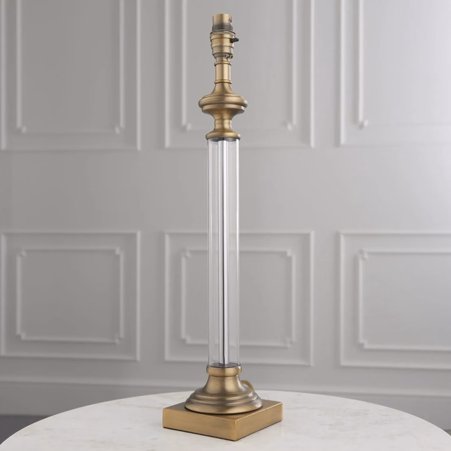 Loops Table Lamp in Antique Brass and Clear Glass with E27 LED Base – 2