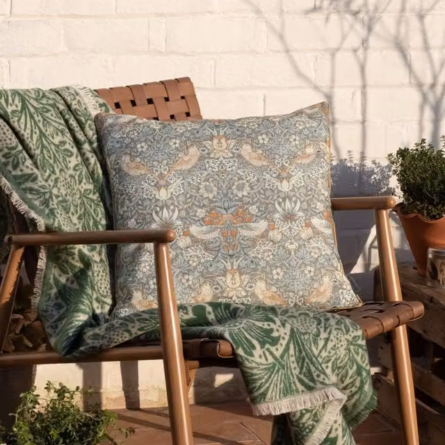 Morris & Co. Strawberry Thief Floral Outdoor Cushion in Beige and Multicolour, W/D/H: 50 x 50 x 50 cm