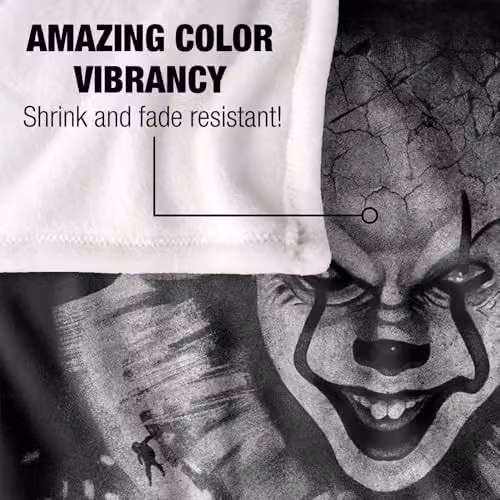 LOGOVISION It Chapter 2 Pennywise In The Dark Super Soft Silky Touch Fleece Throw Blanket, Multicolour, W: 152 cm, D: 127 cm – 3