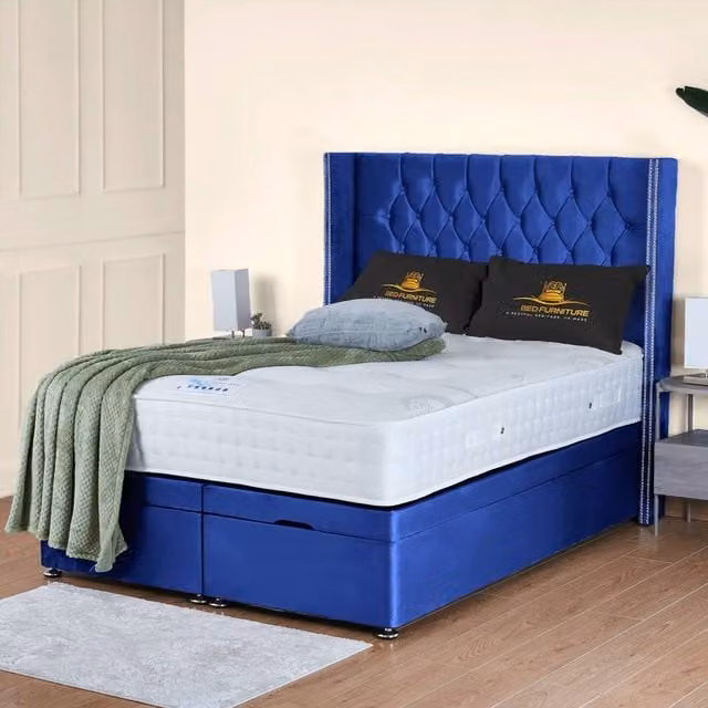 UK Bed Furniture Francesca End Lift Divan Ottoman Bed with 54 Inch Diamond Headboard in Blue Velvet, Size: Small Double, W/D/H: 120 x 200 cm – 1