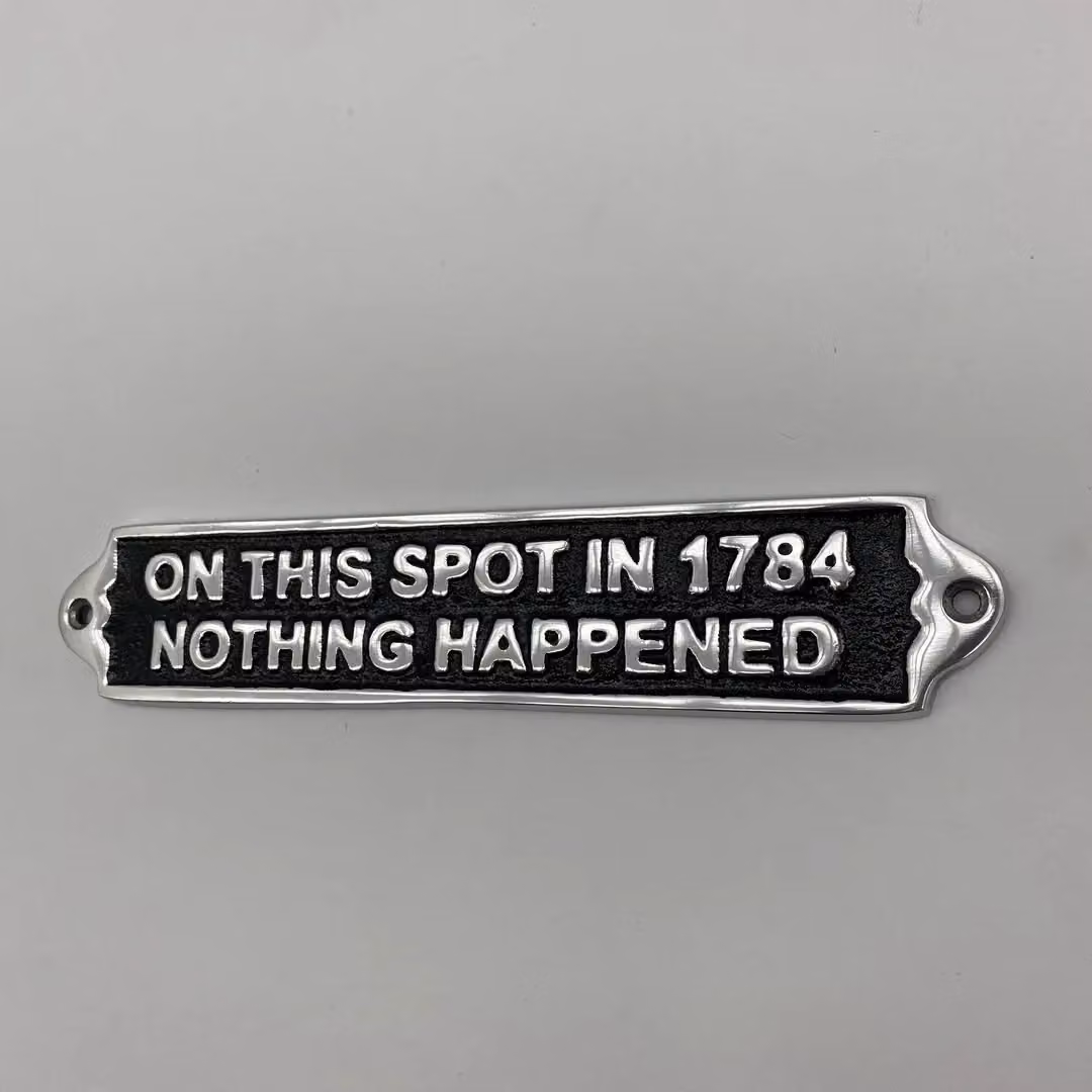 Minster On This Spot in 1784 Aluminium Wall Plaque in Black or Silver, W/H/D: 25 x 6 x 1 cm – 3