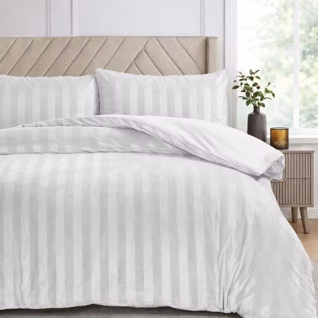 Velosso Modern Striped Velvet Duvet Cover in Beige and White, 140 x 200 cm