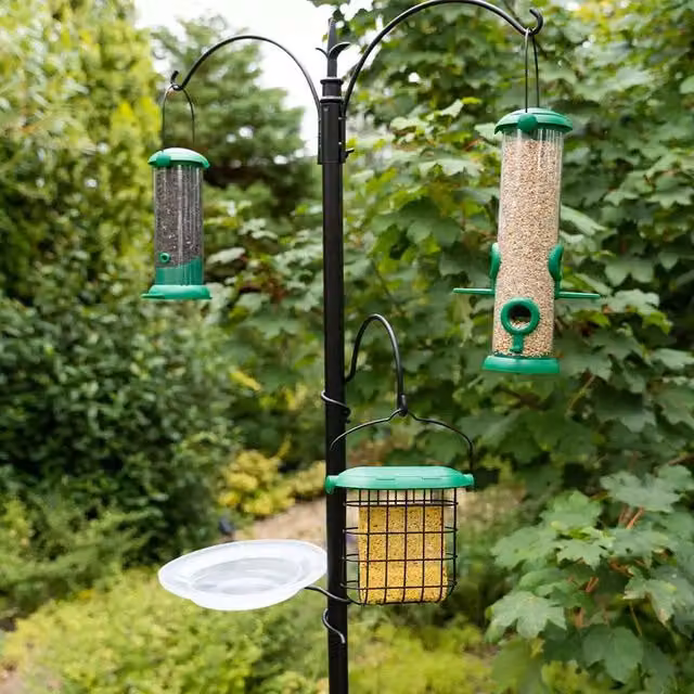 Gardman Metal Feeding Station in Brown