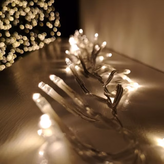 Samuel Alexander 960 LED Premier Cluster Christmas Lights, 12m, Warm White, Multi-Function with Timer, Mains Operated, Clear Cable – 1