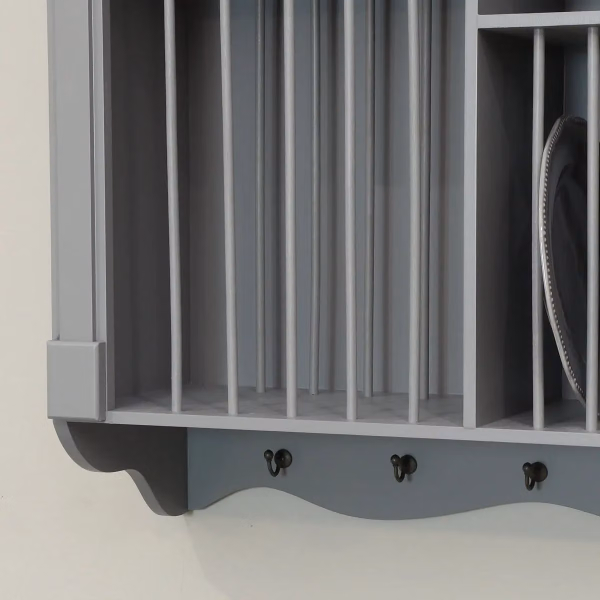 Melody Maison Grey Lacquered Wooden Wall Mounted Kitchen Plate Rack – 3
