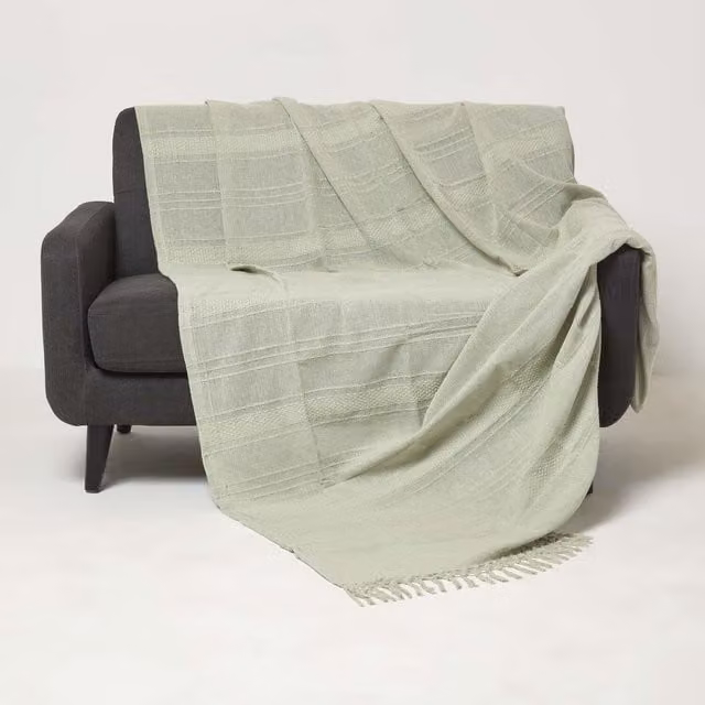Homescapes Kashi Woven Cotton Throw with Fringes in Green