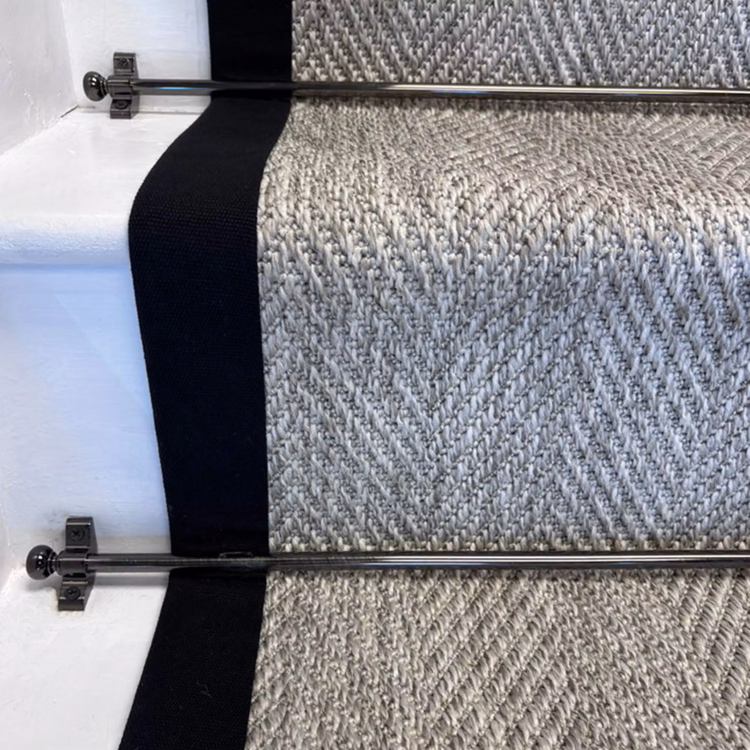 RainbowHome New England Grey Herringbone Stair Runner with Black Cotton Border, W: 55 cm, L: 700 cm – 2