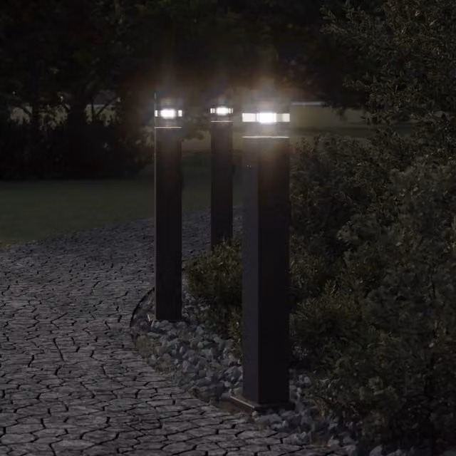 Berkfield Home Outdoor Floor Lamp with Outlet, Black Aluminium, Height: 80 cm