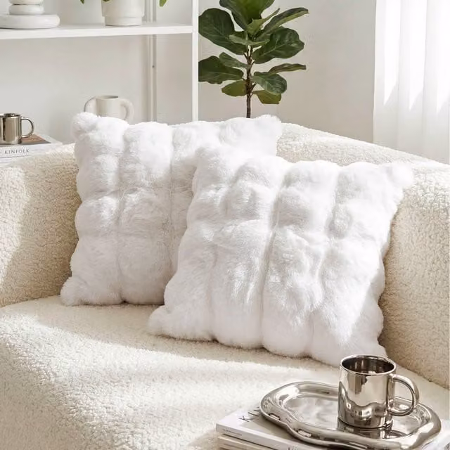 Livingandhome Plain White Plush Square Throw Pillow Cover, W/D/H: 45 x 45 x 1 cm