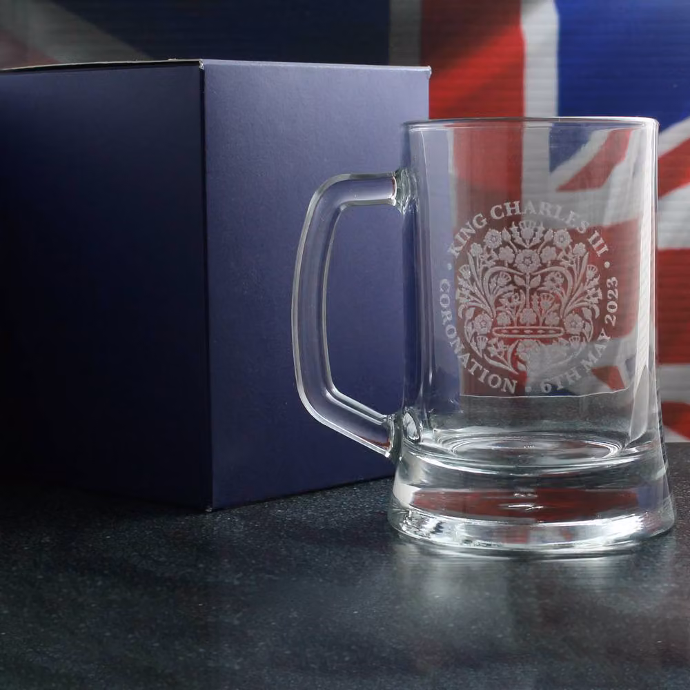 Uniqueful Personalised Engraved Commemorative Coronation of the King Beer Mug, Clear, 550ml – 2
