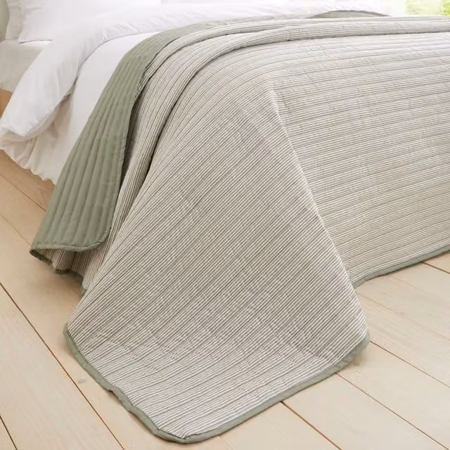 Catherine Lansfield Stripe Quilted Reversible Bedspread in Green W/D/H: 220 x 230 cm