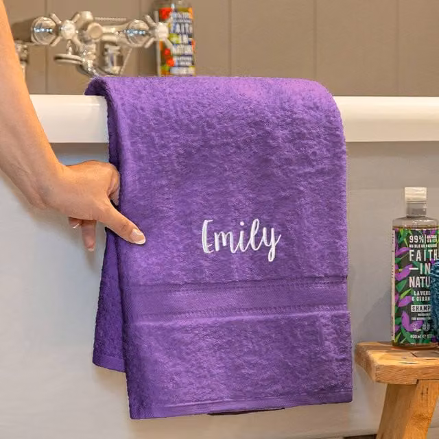 Duncan Stewart Personalised Luxury Fluffy Cotton Bath Towel in Purple, W/D/H: 130 x 70 x 70 cm
