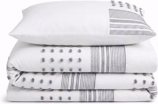Intimates White Tufted Polyester Duvet Cover and Pillowcase Set, W/D/H: 260 x 220 x 180x200 cm