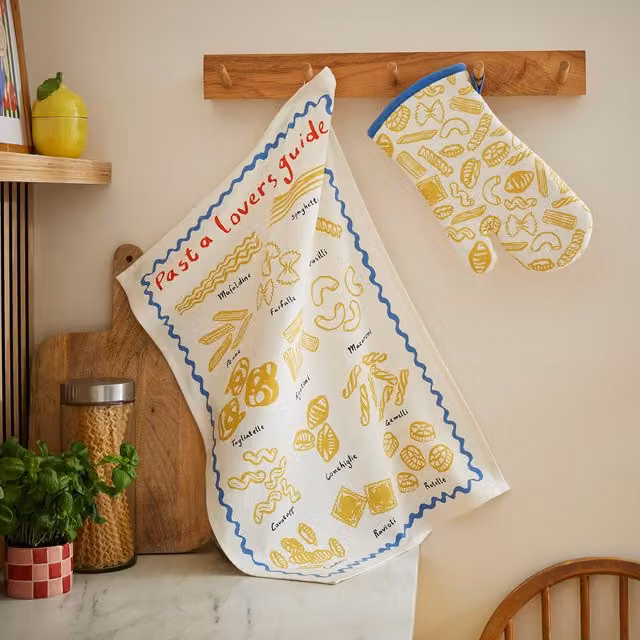 Ulster Weavers Pasta Lovers Club Guide Cotton Tea Towel in Yellow and Multicolour, W: 48 cm, H: 74 cm