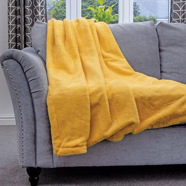 Dreamcatcher Luxury Faux Fur Polyester Throw Blanket in Gold, W/D: 160 x 130 cm
