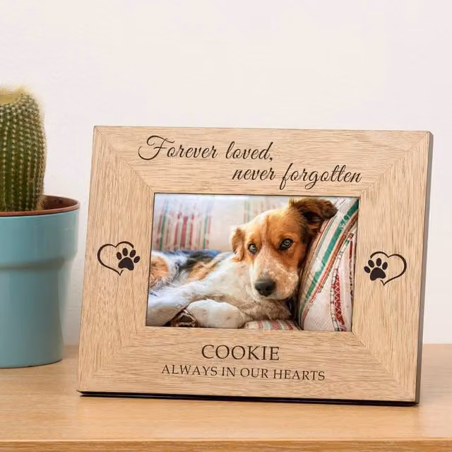 Uniqueful Personalised Always in our Hearts Pet Memory Wood Picture Frame, Brown, W/H: 15 x 10 cm