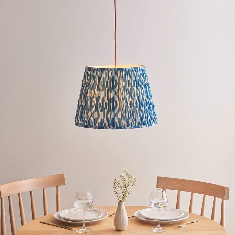 Netlighting Eltham Red Flex Pendant Light with Blue Fabric Ikat Shade and Aged Brass Finish, Diameter: 40 cm – 2
