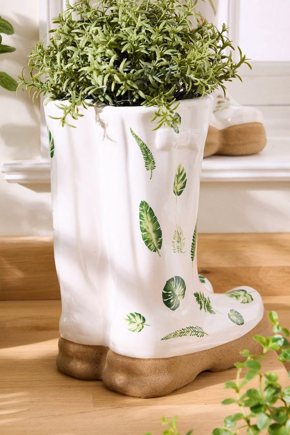 Dibor Large Leaves Welly Boots Planter, White Ceramic, H: 29.5 cm, W: 24 cm – 2
