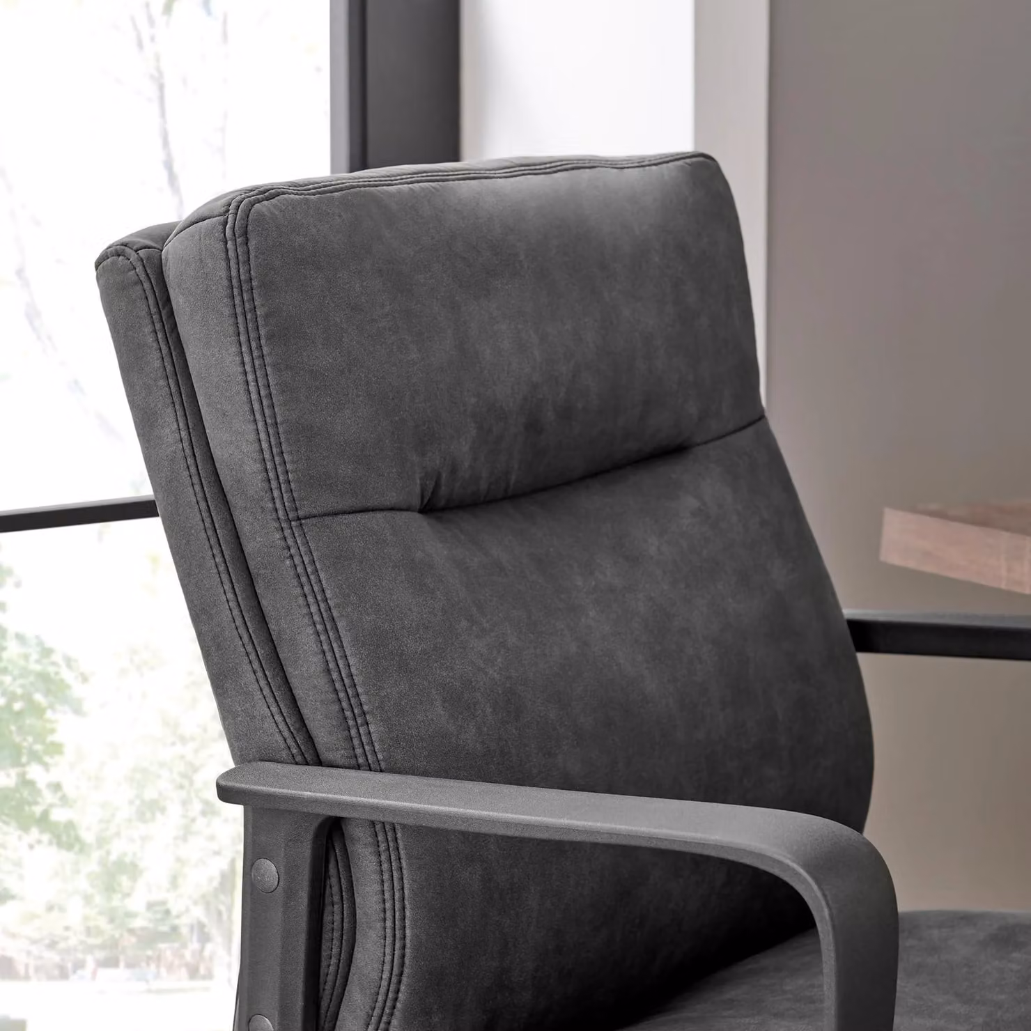 FurnitureboxUK Rosco Black Faux Leather Swivel Task Chair with Armrests and Castors – 2