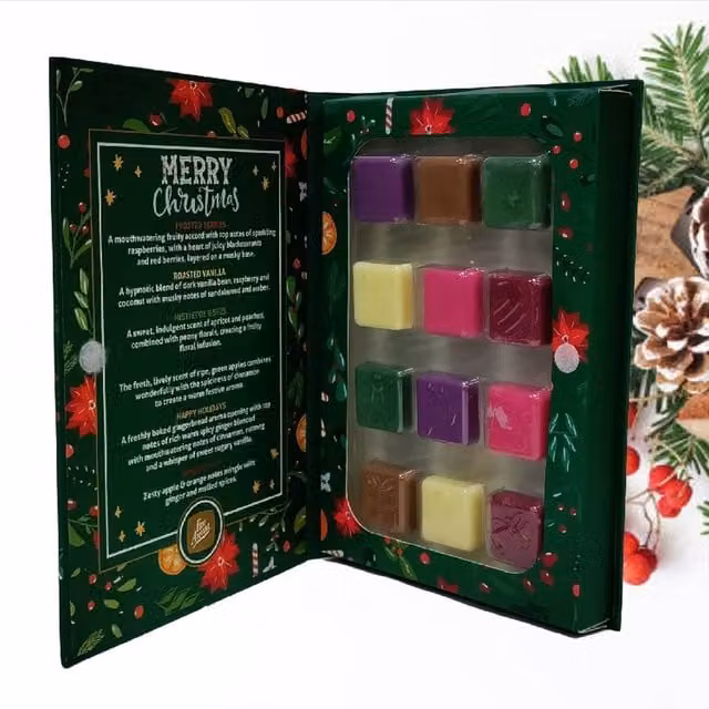 Pan Aroma Christmas Wax Melt Advent Calendar with 12 Days of Spice, Berry and Vanilla Wax Melts in Green and Multicolour