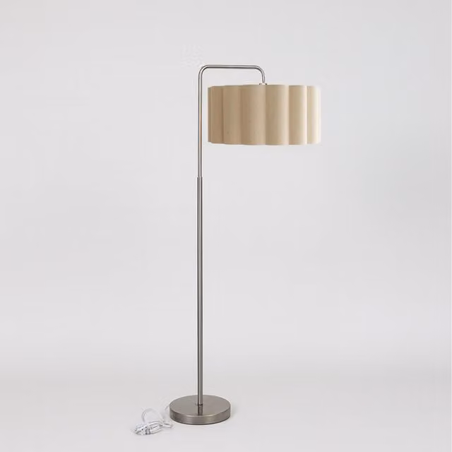 CGC Kyra Angled Floor Lamp in Brushed Nickel with Large Scalloped Linen Lampshade in Silver and Beige, Height: 163 cm, Width: 48 cm