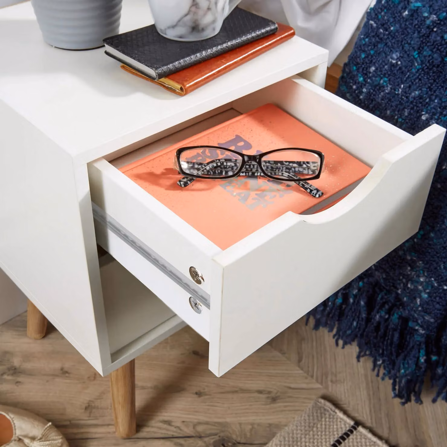 Home Source Modern 2 Drawer Bedside Cabinet in White with Wooden Legs W/D/H: 30 x 30 x 45 cm – 3
