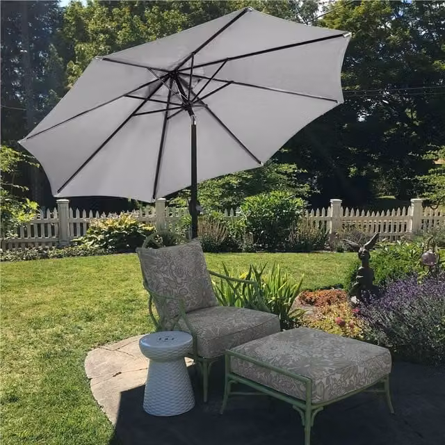 Yaheetech Grey 2.7m Market Patio Umbrella with 8 Ribs, Tilt and Crank Function