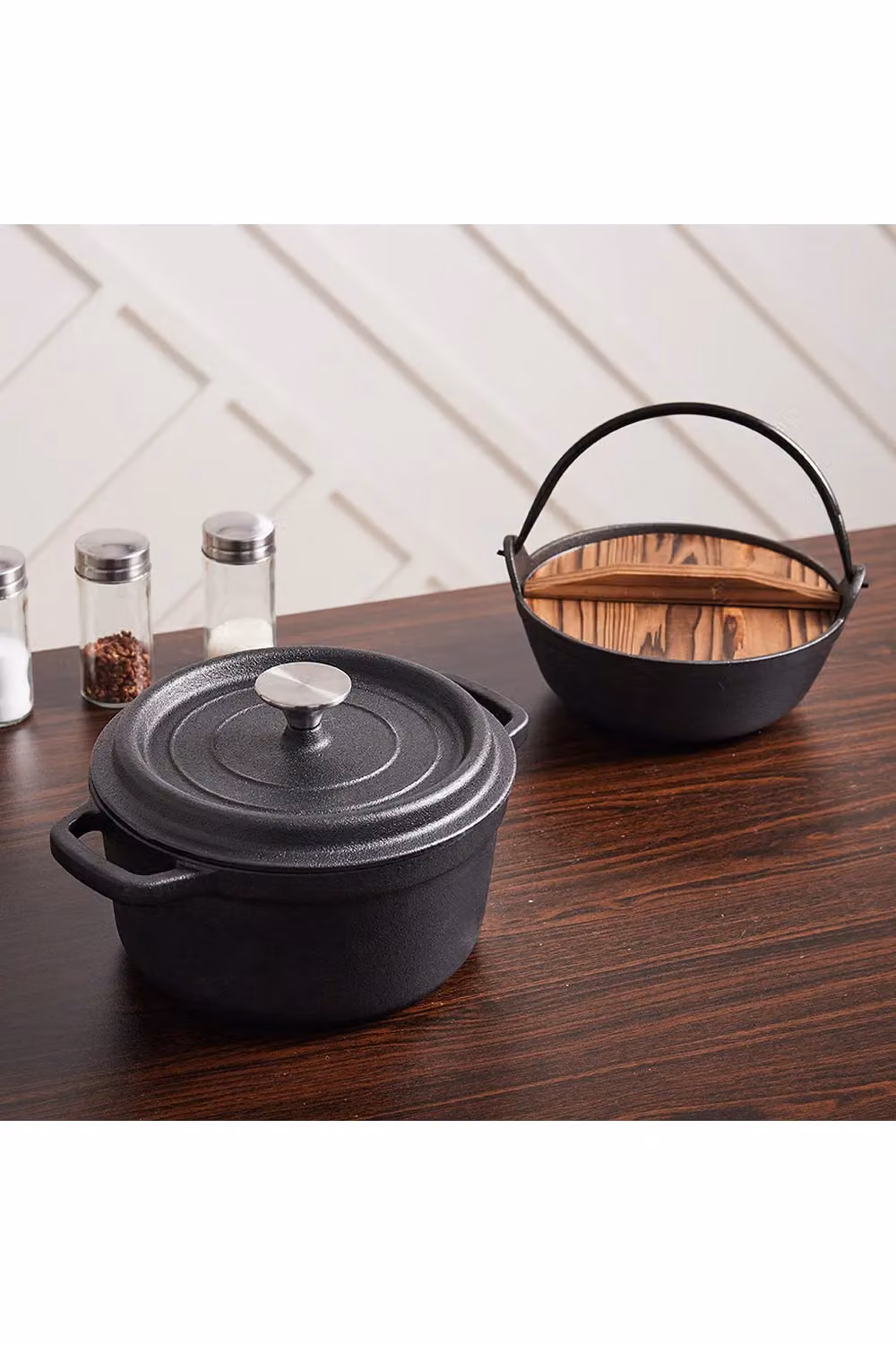Living and Home 1L Mini Cast Iron Dutch Oven with Lid, Black, Diameter: 14 cm – 2