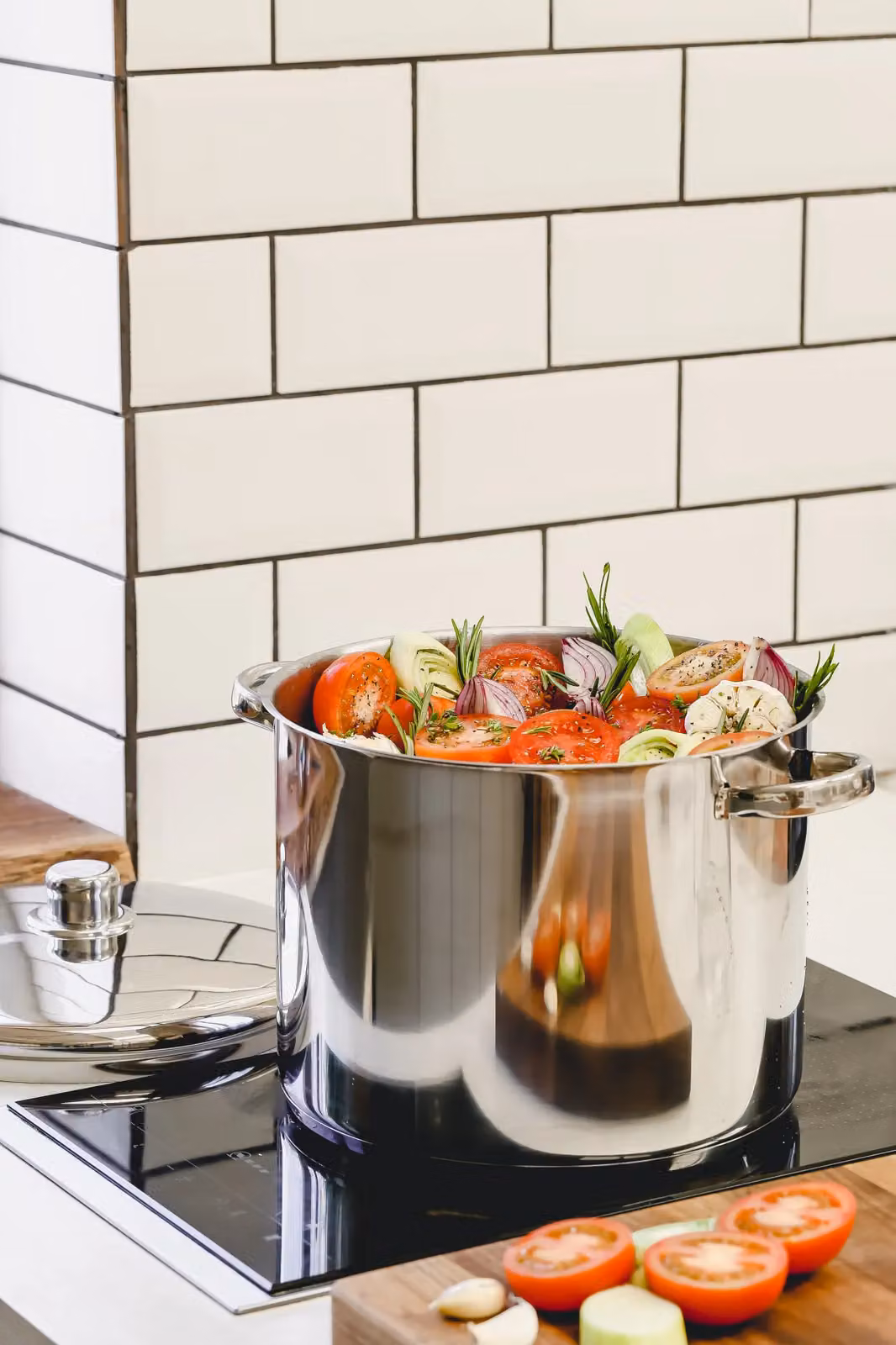 MasterClass Stainless Steel Stockpot, 14 Litre, Grey and Silver – 4