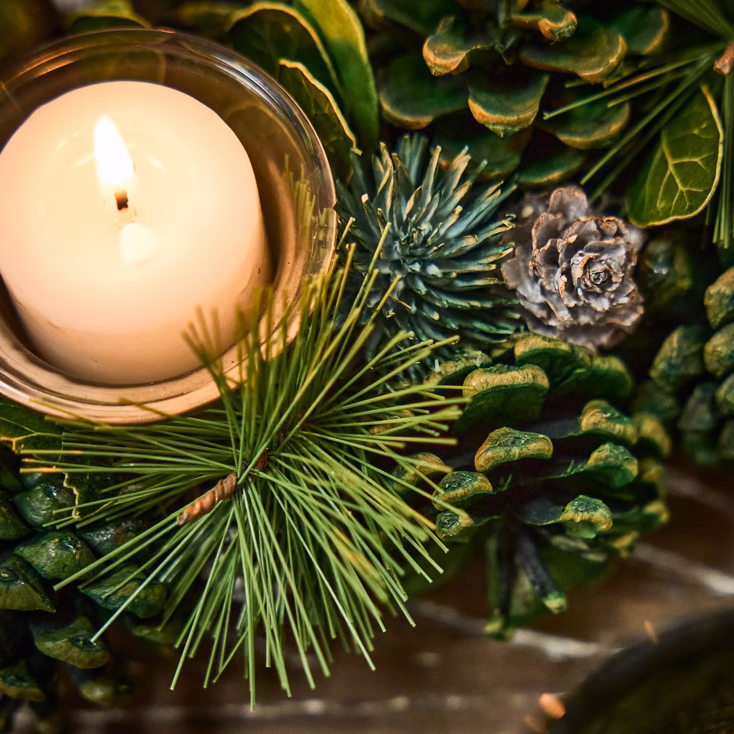 Dibor Woodland Green Round Christmas Table Centrepiece Tealight Holder, Diameter: 30 cm – 3