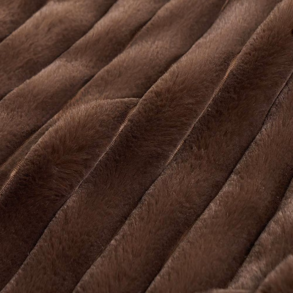 OHS Faux Fur Ribbed Fleece Throw Blanket in Chocolate Brown, W: 150 cm, D: 200 cm – 5