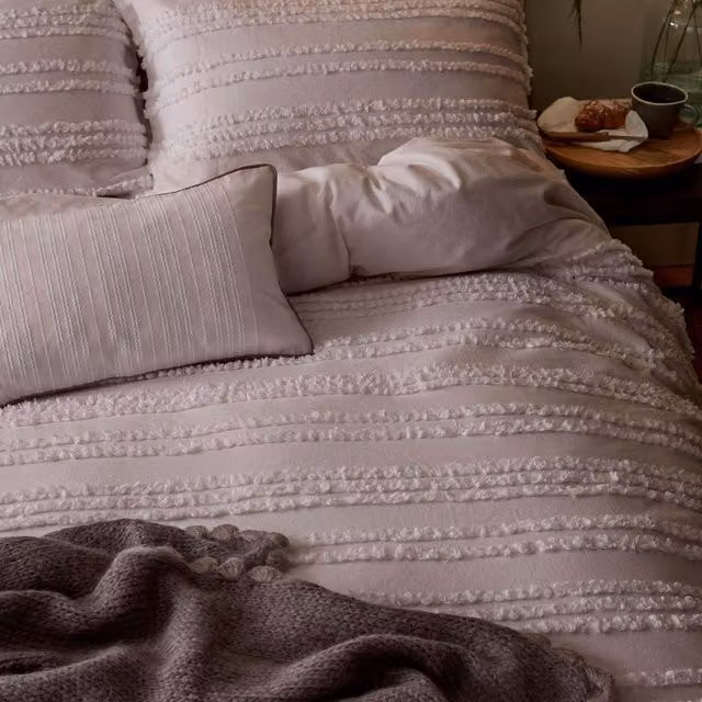 Murmur Dottie Single Cotton Jacquard Duvet Cover in Purple and White