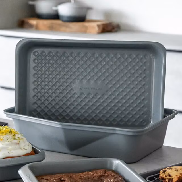 MasterClass Smart Ceramic Non-Stick Rectangular Baking Sheet, Grey, W: 40 cm, D: 27 cm, H: 2 cm – 1