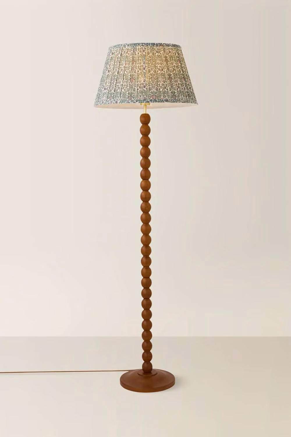 ValueLights Bobbin Floral Printed Pleated Floor Lamp with Walnut Bobble Base in Brown and Multicolour – 2