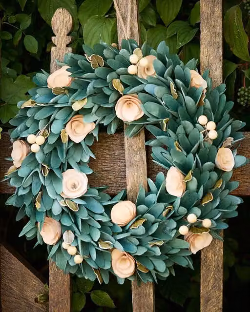 Dibor Crocus & Berry Christmas Wreath Door Decoration, Green, Diameter: 35 cm – 1
