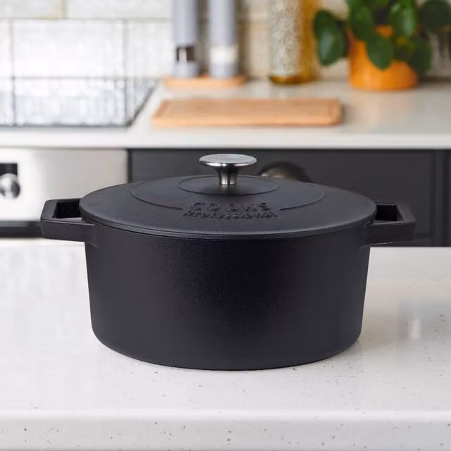 Cooks Professional 26cm Cast Iron Casserole Dish, Black