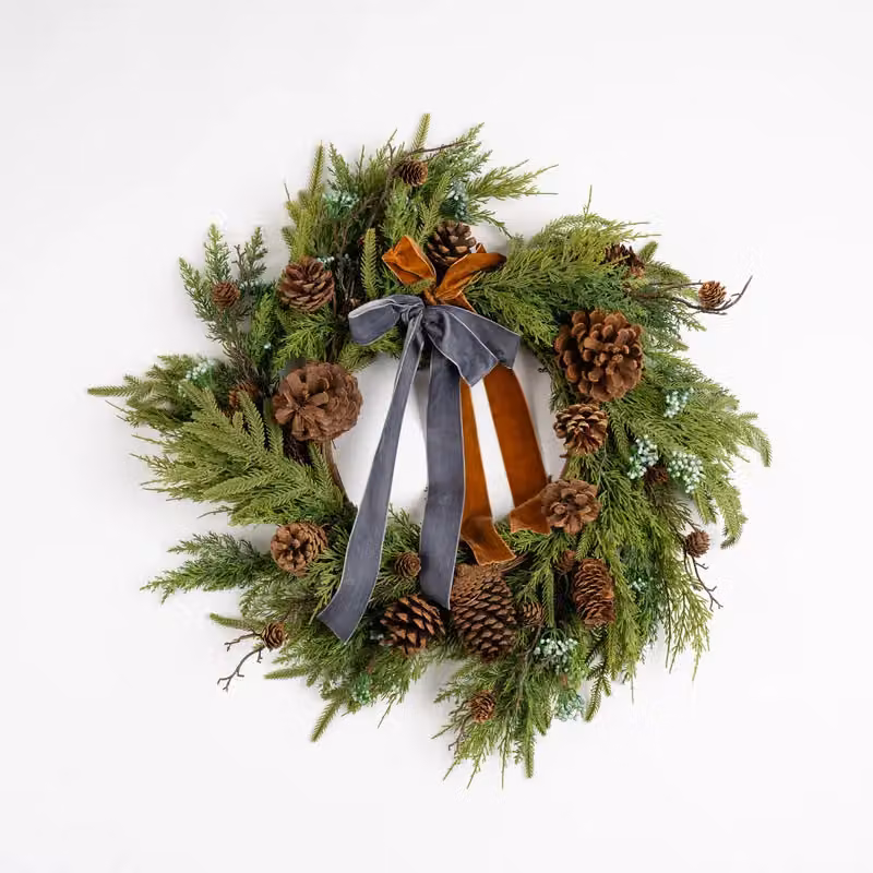 Scottish Everlastings Ltd Green Real Touch Christmas Wreath with Metallic Ribbons, Diameter: 56 cm – 2