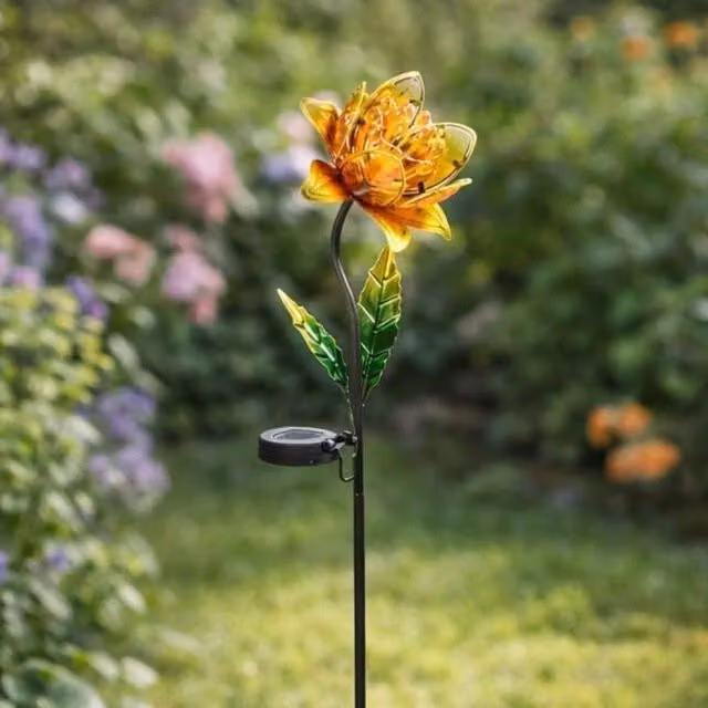 Marco Paul Solar Yellow Flower Stake Light with Dusk Sensor – 1