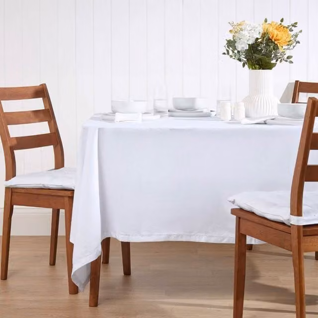 Homescapes Plain White Cotton Rectangular Tablecloth, W: 137.16 cm, L: 177.8 cm