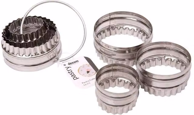 Dexam Set of 3 Stainless Steel Round Crinkled and Plain Cookie Cutters in Silver and Multicolour