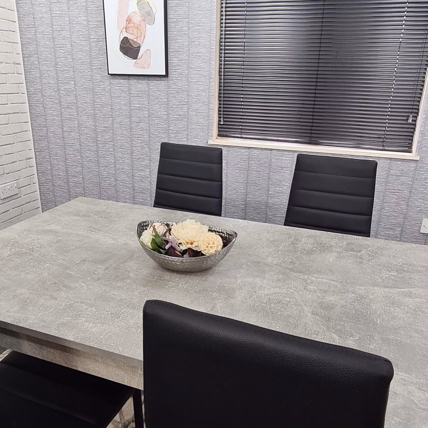 KOSY KOALA Modern Kitchen Dining Table and 4 Chairs Set in Grey and Black – 4
