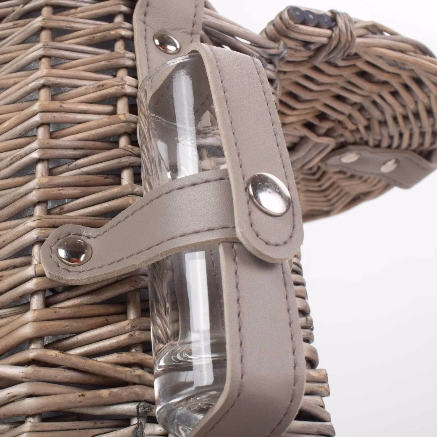 Red Hamper Wicker Single Bottle and 2 Cartridge Glass Carrier with Shoulder Strap in Grey – 3